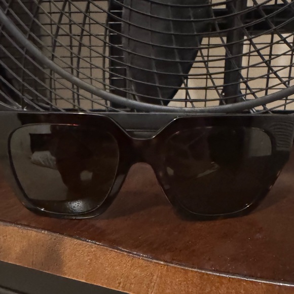 Stylish Black Sunglasses main image 4